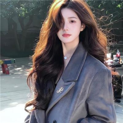 白色的女人